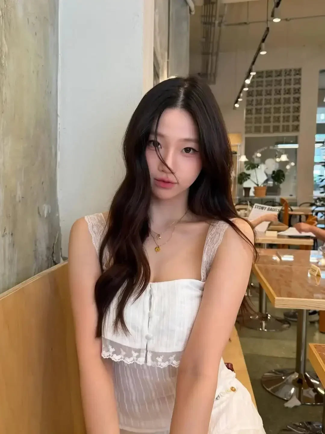 Solid White Lace Strap Cami Tops Women Chic Button Front Sheer Layered Sleeveless Short Sweet Vests Lady Trendy Daily Wear New