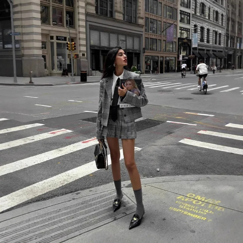 Autumn new women's clothing retro plaid pleated suit 2 piece sets college style winter fashion show versatile suit blazer mujer
