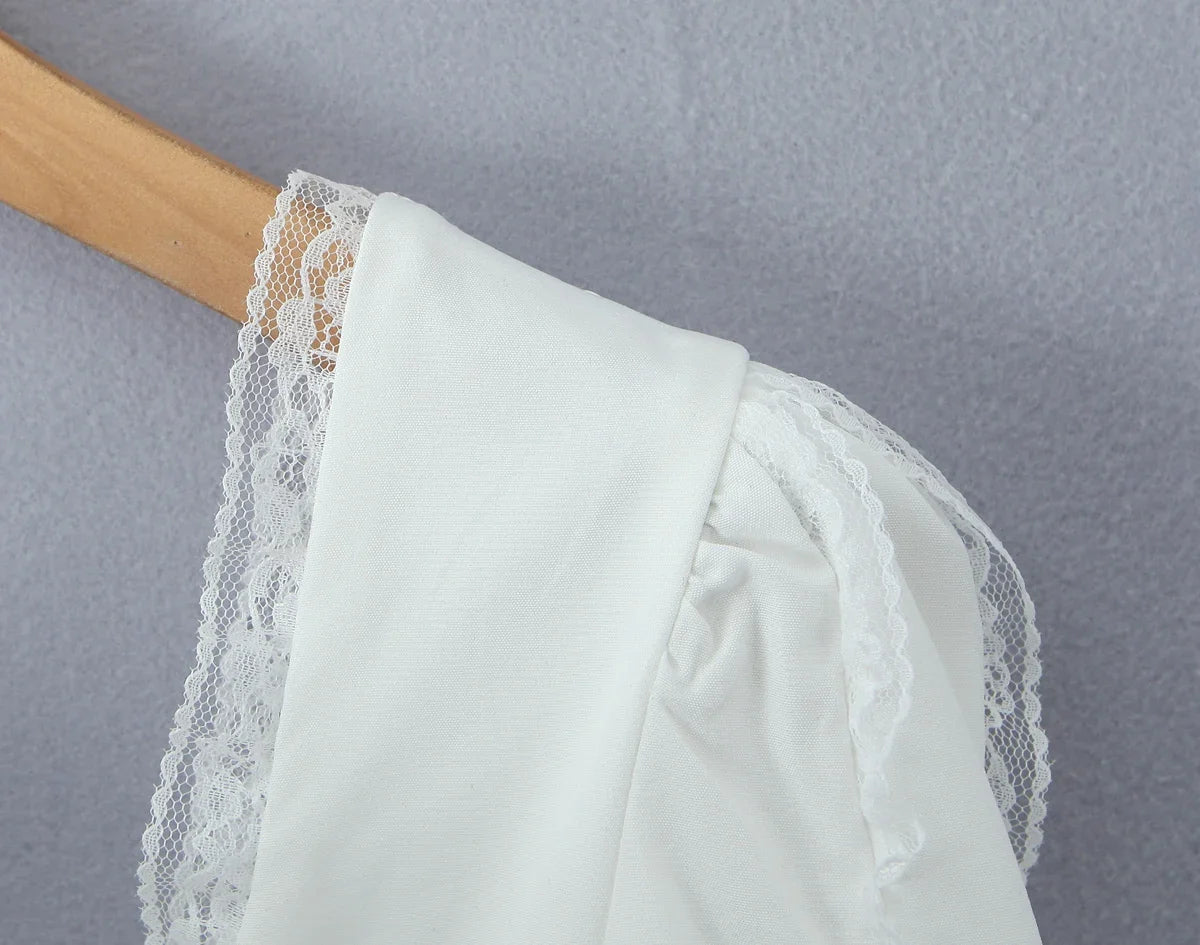 New Summer Short-sleeved Tops Solid Lace Edges V-neck Pleated Design Elegant White Shirt Fashion Holiday Party Crop Tops