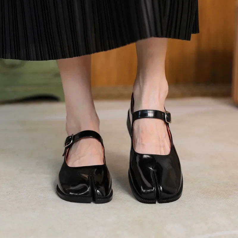 Cowhide Real Leather Flats Cozy Retro Mary Jane Ladies Buckle Strap Shoes Split Toe INS Hot Spring Autum Women Simple Shoes