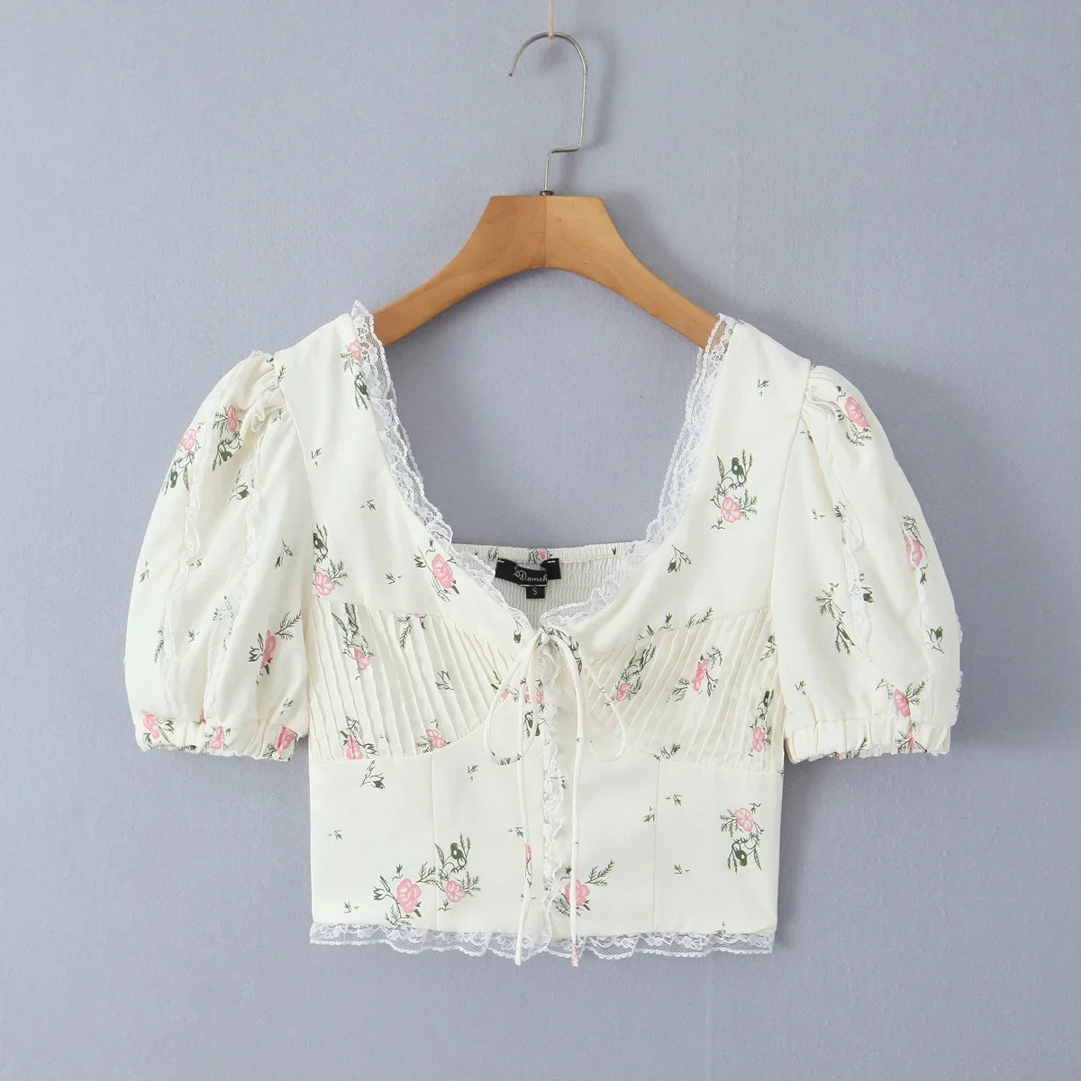 New Summer Short-sleeved Tops Solid Lace Edges V-neck Pleated Design Elegant White Shirt Fashion Holiday Party Crop Tops