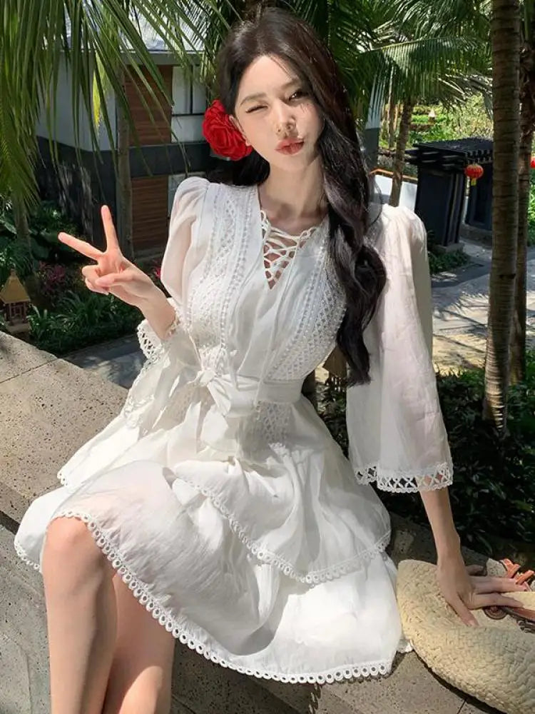 Retro White Lace Nine Inch Sleeve Vacation Party Dresses Women Autumn French Style High Waist Bow Bandage Cake Short Dress Trend