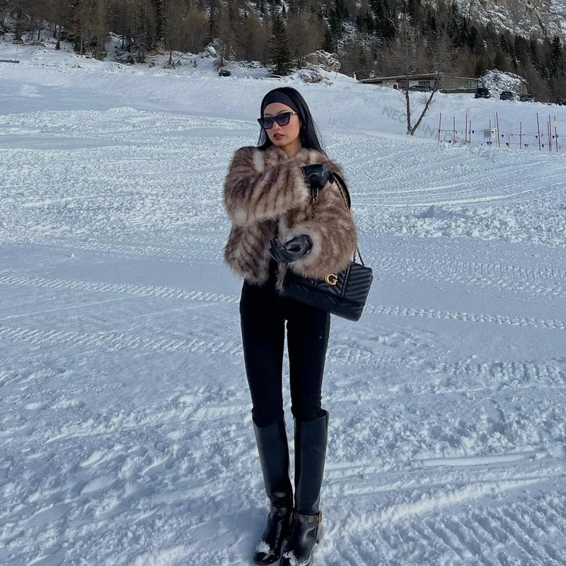 Luxury Brand Furry Cropped Faux Fur Coat Women Winter 2024 Iconic Street Fashion Week Girls Fluffy Short Fur Jacket