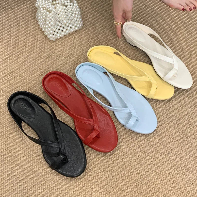Luxury Footwear Low Heel Women Slippers Flip flops Shoes Fashion Round Toe Ladies Heeled Slippers Shoes Female Slides Sandals
