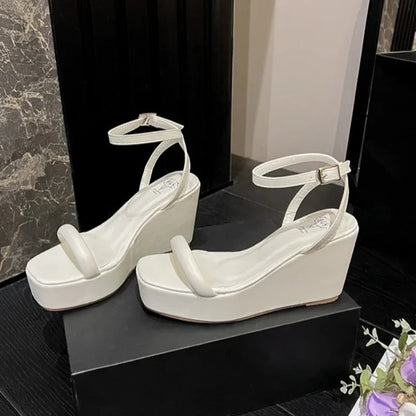 Summer Fashion Simple Trend Buckle High Heels Waterproof Platform Platform Platform Wedge Sandals Women