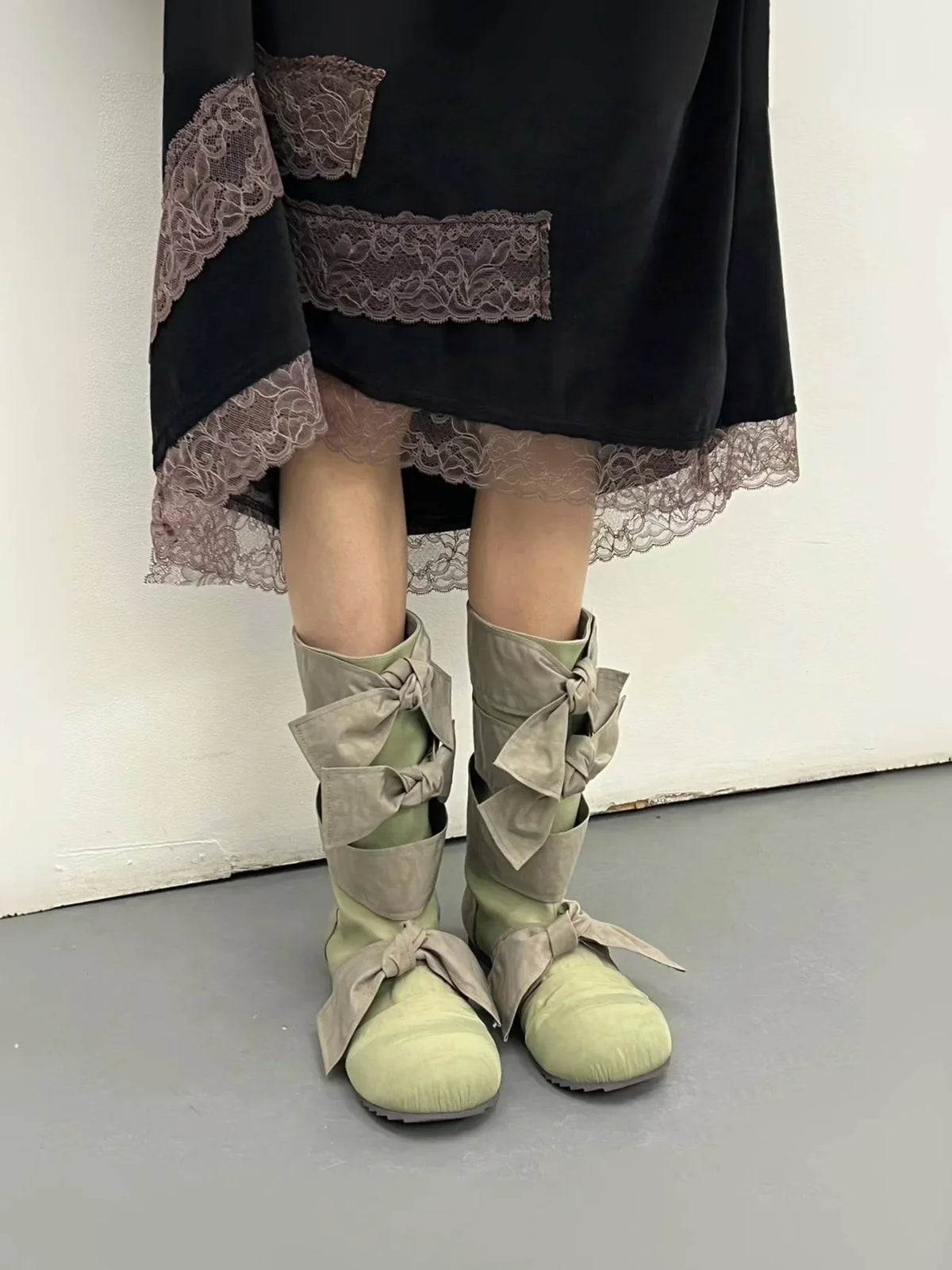 Fashion Women Middle Boots Bow Cross Strap Solid Color Autumn Winter Knee High Boots Ladies Thick Sole Platform Outdoor Shoes Pu