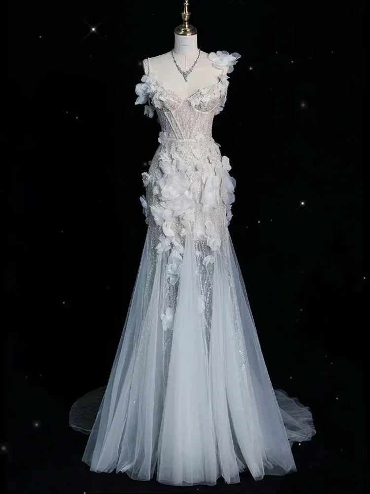 Light Luxury White Wedding Dress Elegant Spaghetti Straps Backless Pleated Sweetheart Neckline Special Occasion Evening Dress