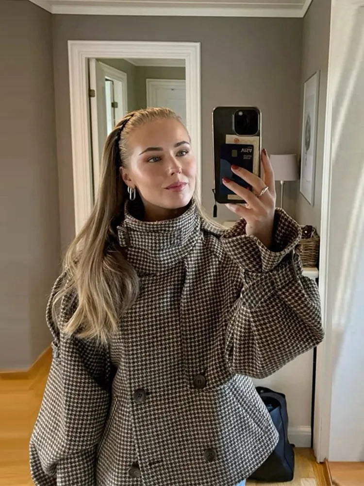 Elegant Lapel Checkered Coat Women Casual Buttons Double Breasted Long Sleeve Coats Female 2025 Autumn British Lady Jacket