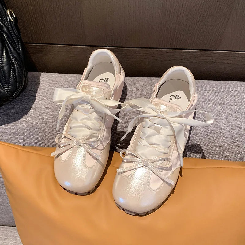 Designer New Bow Solid Color Ballet Women's Shoes Spring Autumn Fashion Flat Soft Leather Ribbon Round Head Ladies Sneakers