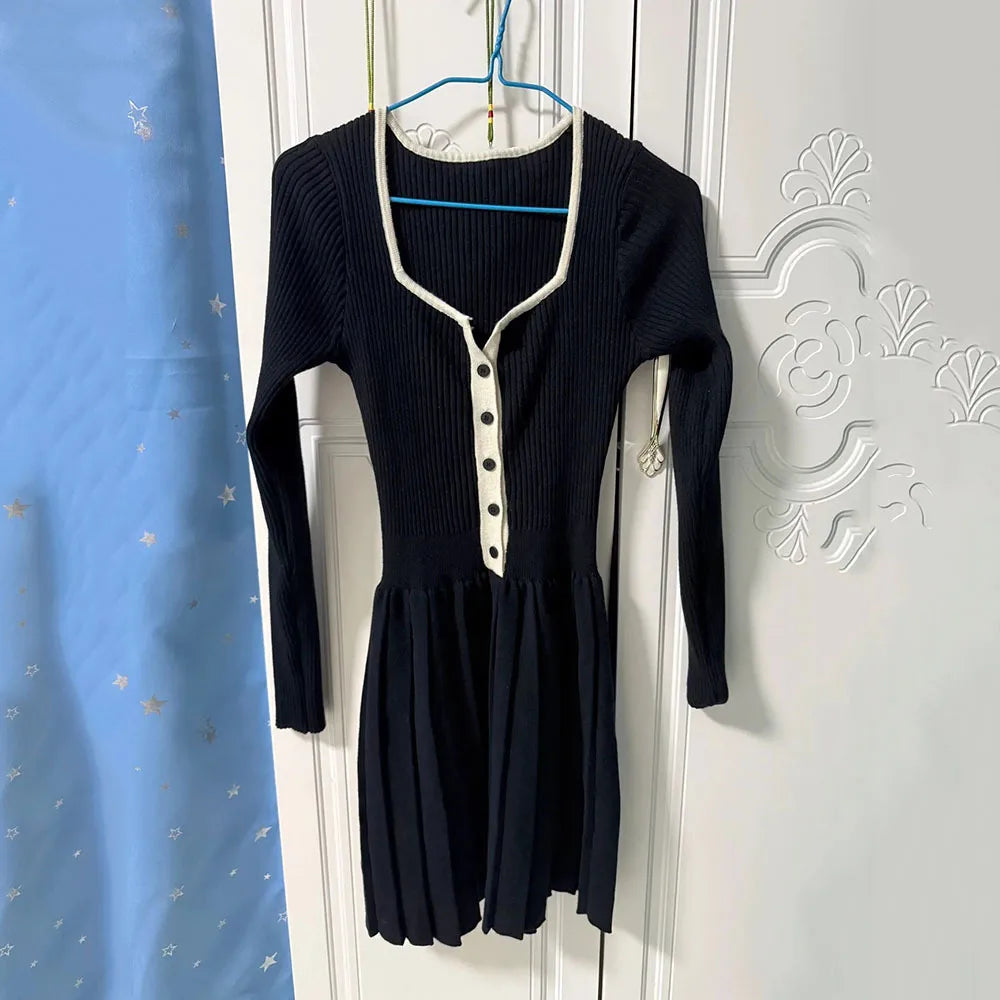 New Spring Autumn Square Neck Black Knit Dress Fashion Design Single-Breasted Long Sleeve Knitted Pleated Dresses For Women