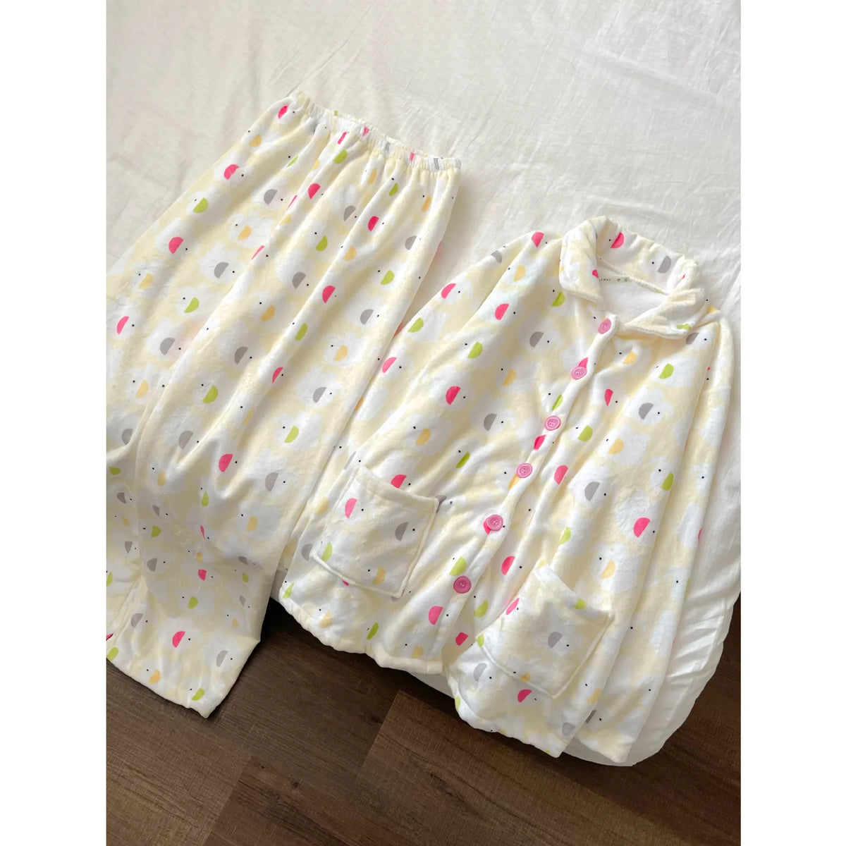 Cute Coral Fleece Long-Sleeve Womens Pants Set Winter 2026 Casual Home Wear Thick Fleece Lined Can Be Worn Outerwear Pajamas Set