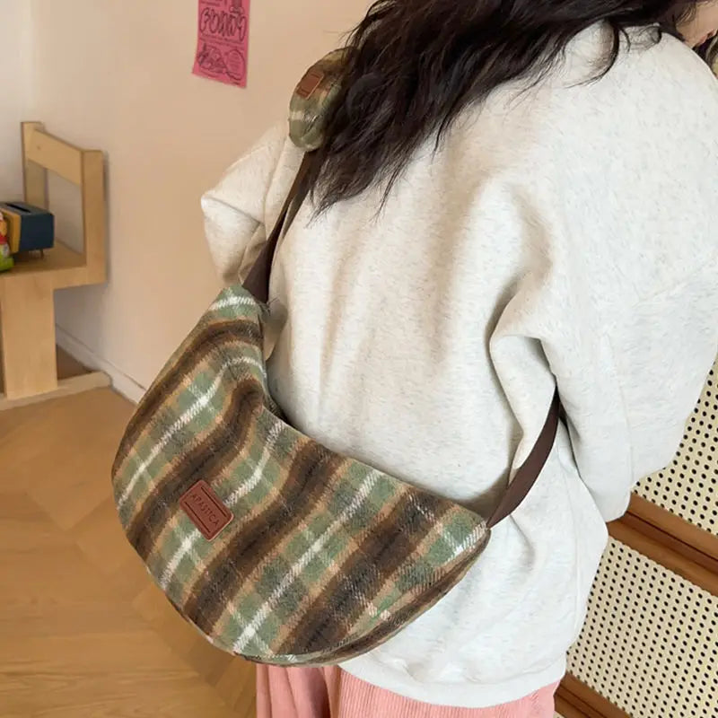 Japanese Retro Woolen Plaid Messenger Bag, Large-capacity High School Student Bag, Korean Version of Mother-child Shoulder Bag