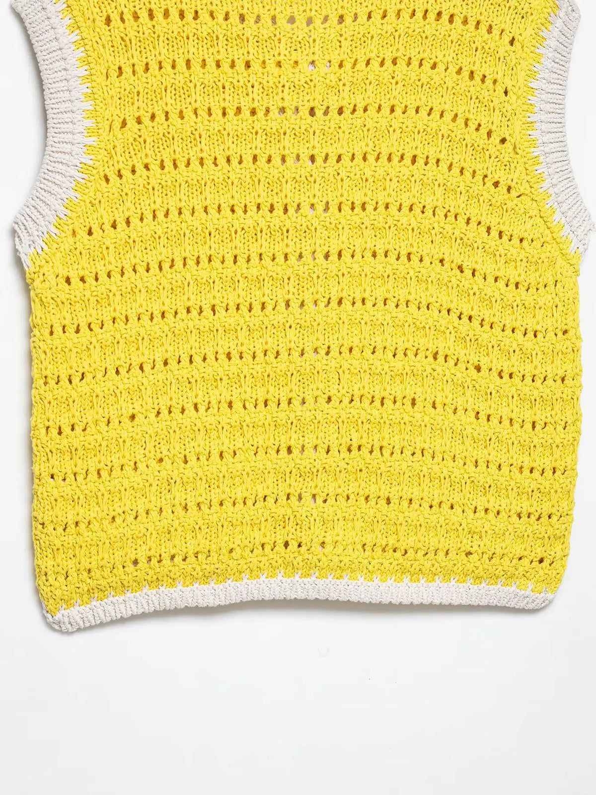 Women's Casual Solid Color Commuter Vest Top New Single-Breasted Short Knitted Sweater Vest Round Neck Sleeveless Top