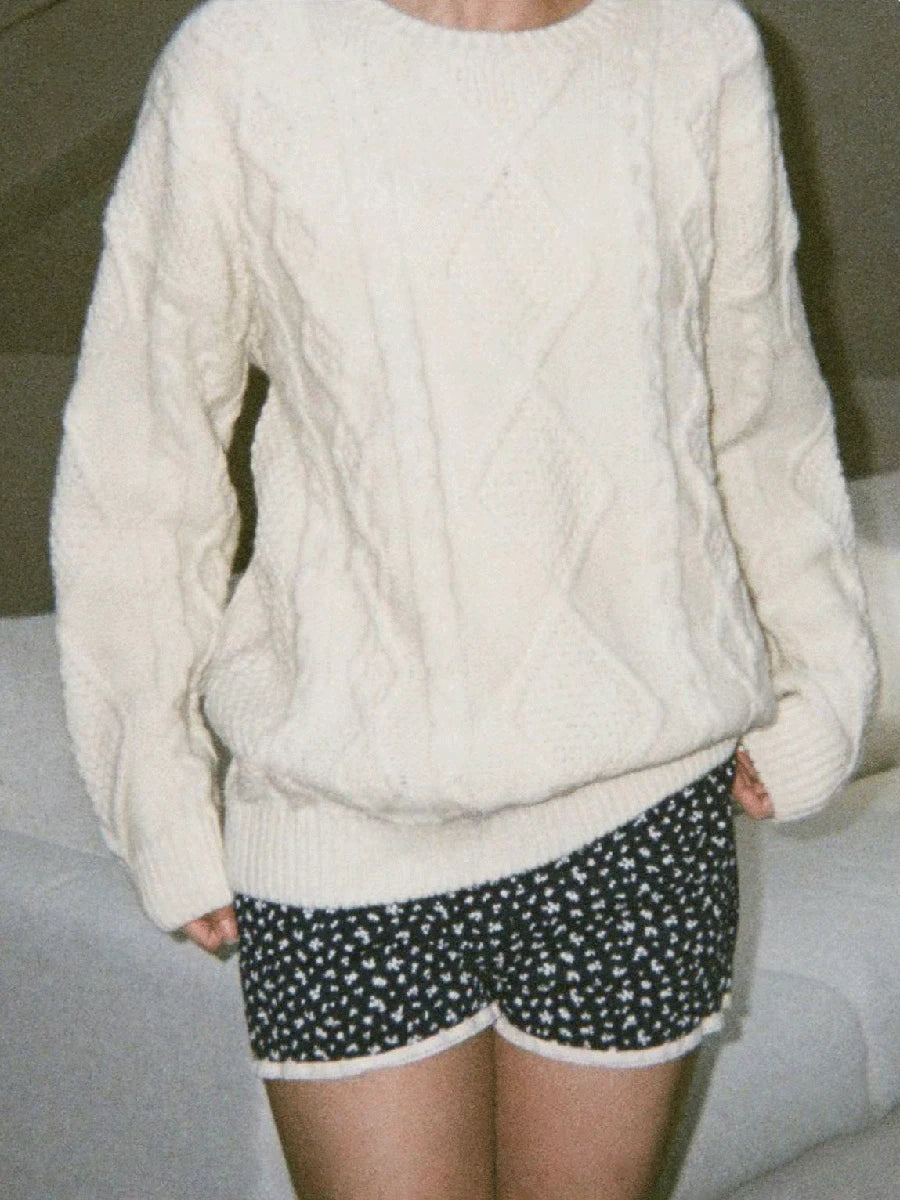 Twisted Flower Beige Thick Sweater Women Autumn O-Neck Loose Knitted Jumpers Sweet Preppy Style Solid Sweet Pullover Sweaters