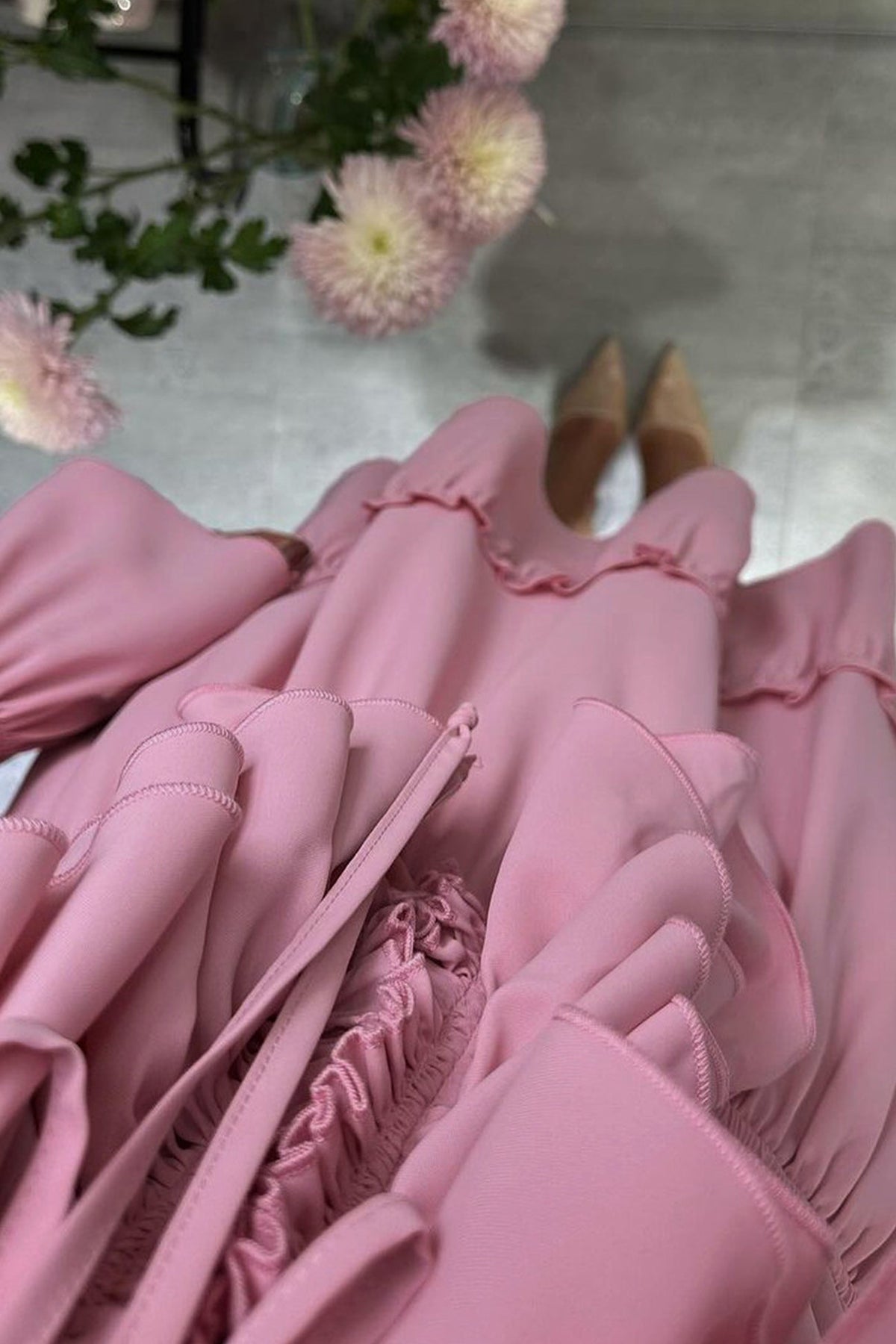 V Neck Pleated Trumpet Sleeve Ruffle Dress