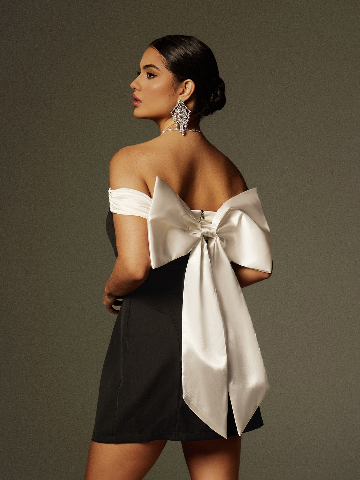 Off Shoulder Bow Applique Mini Dress