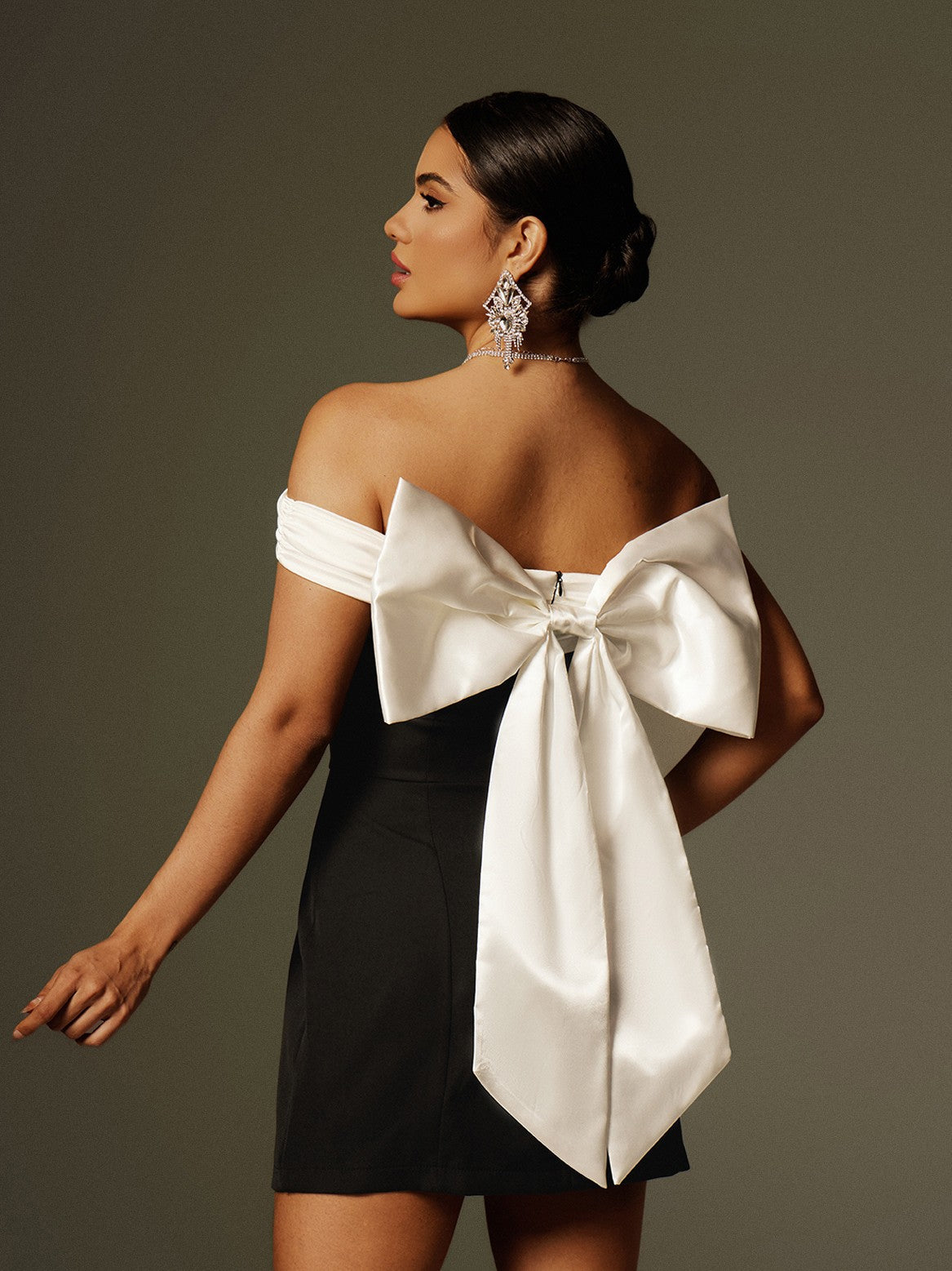 Off Shoulder Bow Applique Mini Dress