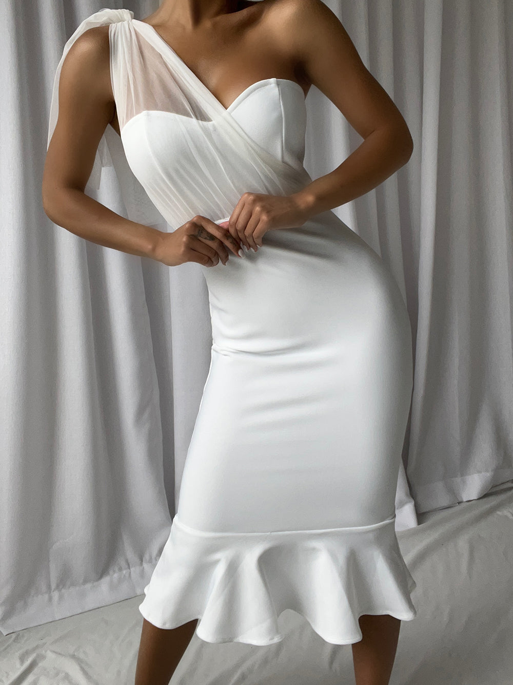 One Shoulder Sweetheart Pleated Tulle Overlay Ruffle Flounce Midi Dress