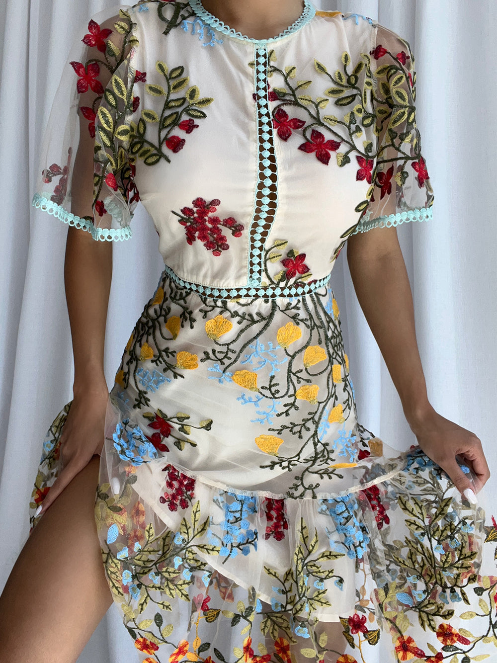 Round Neck Crochet Trim Floral Embroidered Mesh High Slit Midi Dress