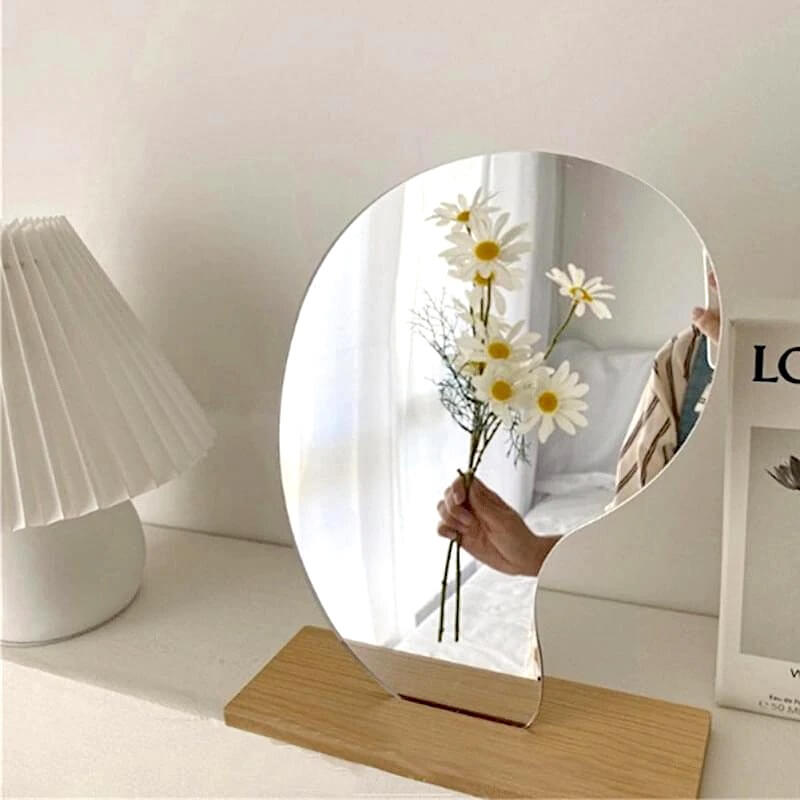 Aura Minimalist Mirror