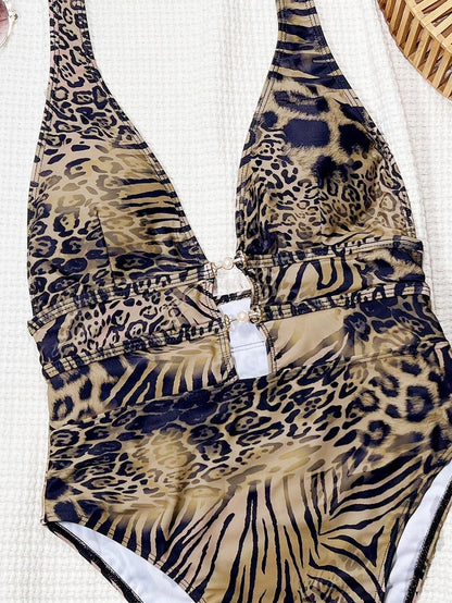 Contrast Cut-Out One-Piece Swimsuit