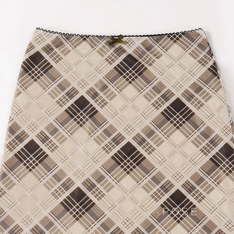 Hayzlee Plaid Bow Midi Skirt