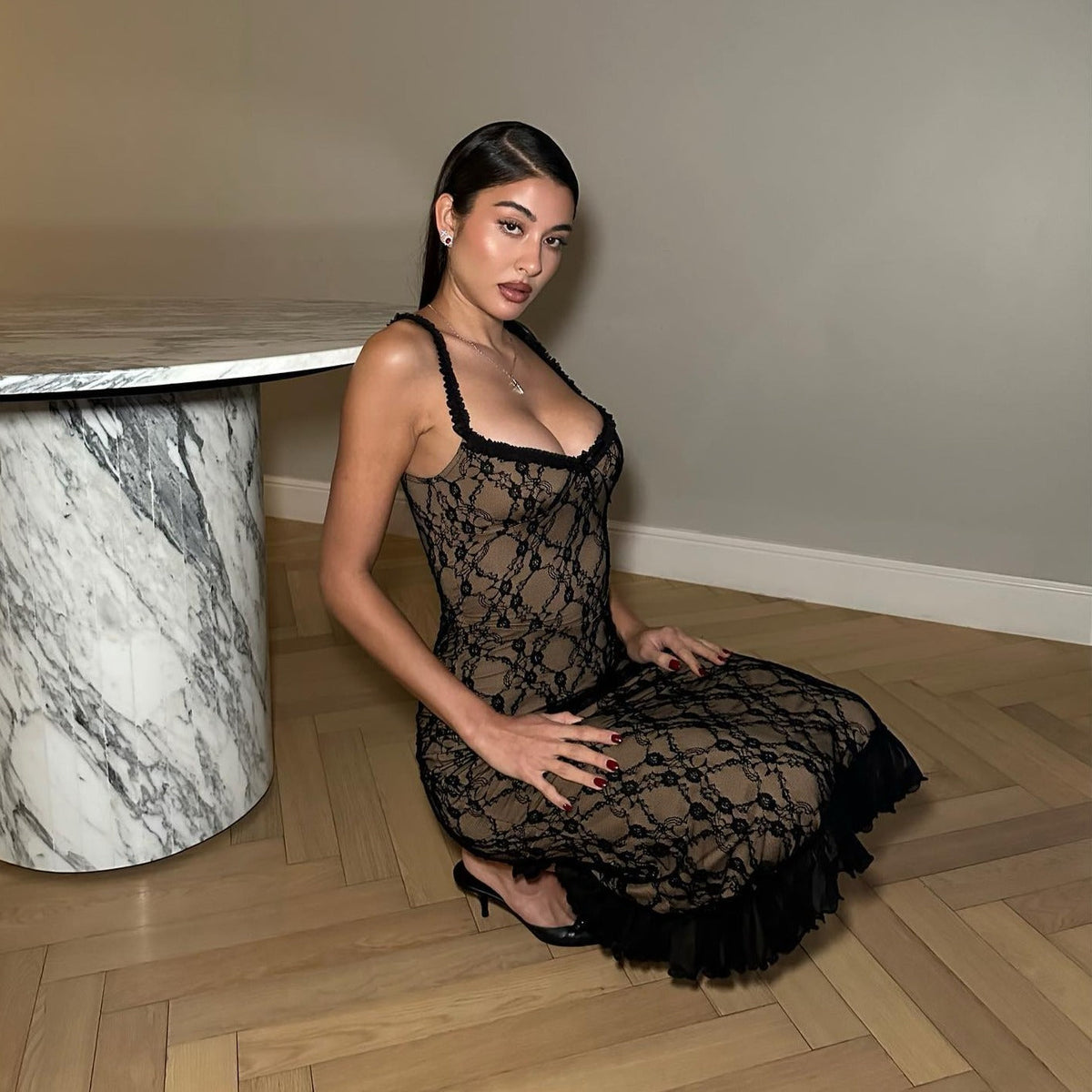 Scoop Neck Ruffle Strap Diamond Lace Overlay Ruffle Hem Bodycon Midi Dress