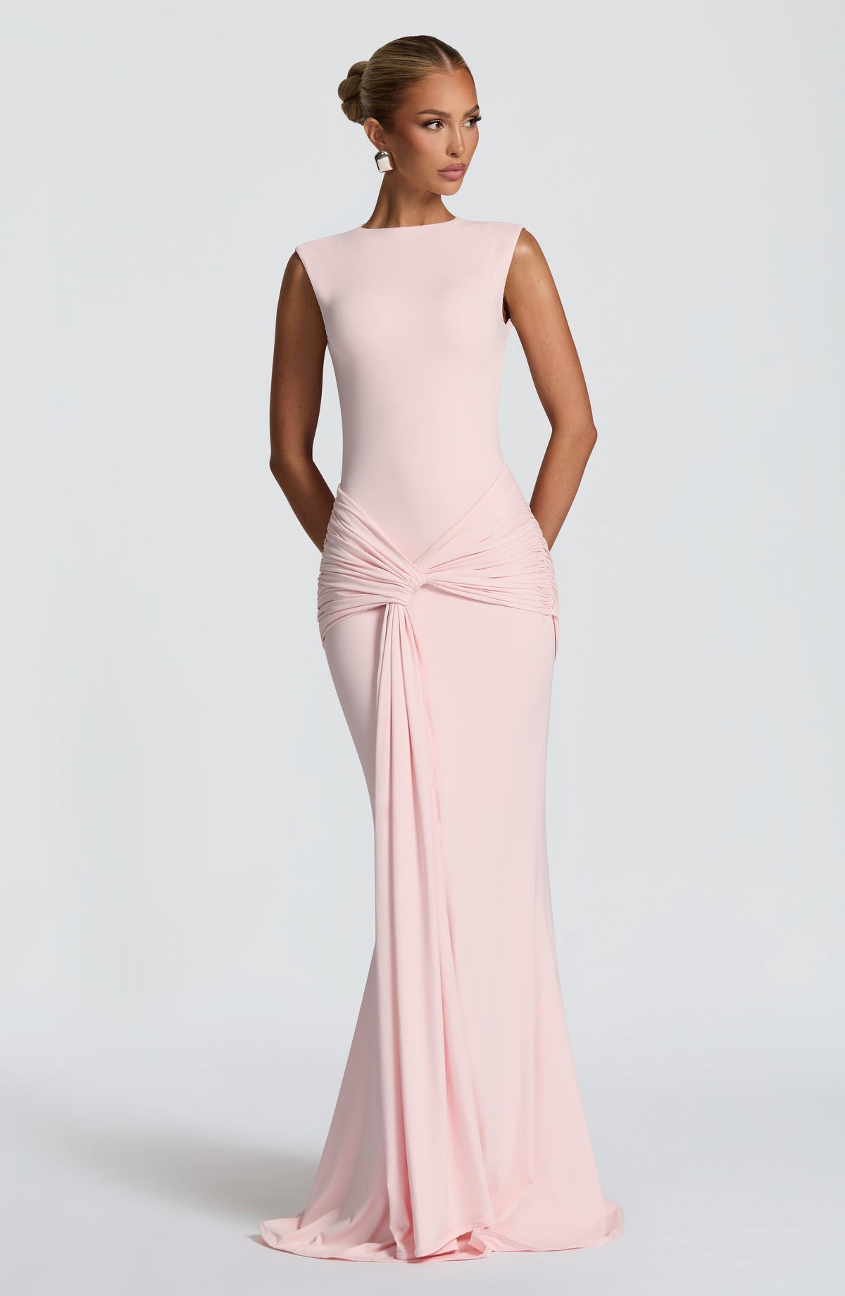 Crew Neck Ruched Hip Twist Drape Front Bodycon Maxi Dress