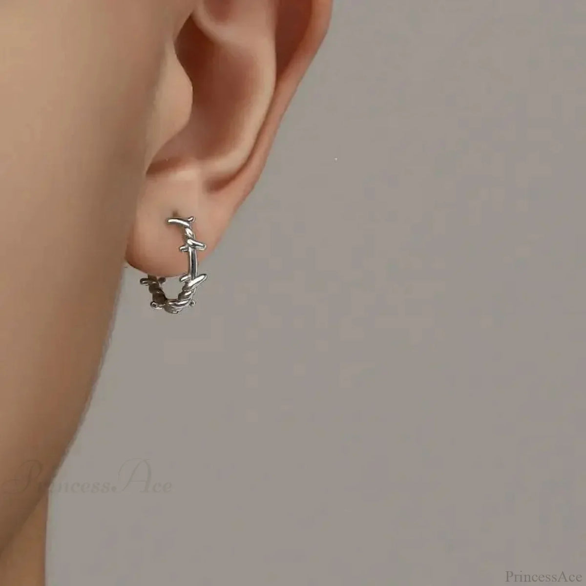 Shiny Thorns Circle Five-Pointed Star Earring
