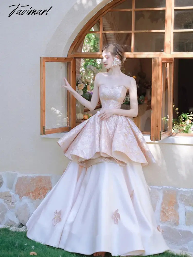 Elegant Strapless Evening Dresses Light Pink Puffy Jacquard Tiered Satin Cake Luxurious Exquisite Party Prom Gowns Quinceanera
