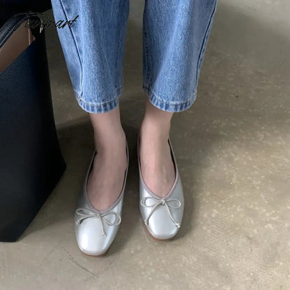 Korean Style Classic Bow Gentle Temperament Shoes Women Round Toe Bowtie Women Slip on Flats Elegant Valentine Shoes