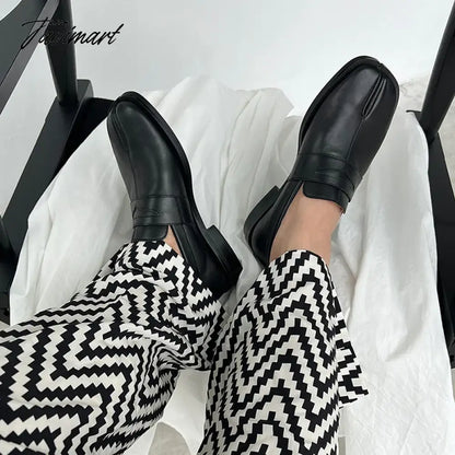 New Black Tabi Shoes Women Split Toe Flats Woman Pig Hoof Shoes chaussure femme Leisure Loafers Woman Fashion zapatos de mujer