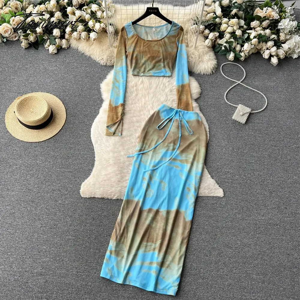 vacation hot girl suit women's long-sleeved short top tie-dye printing design sense of slit bag hip long skirt two-piece set Y2k